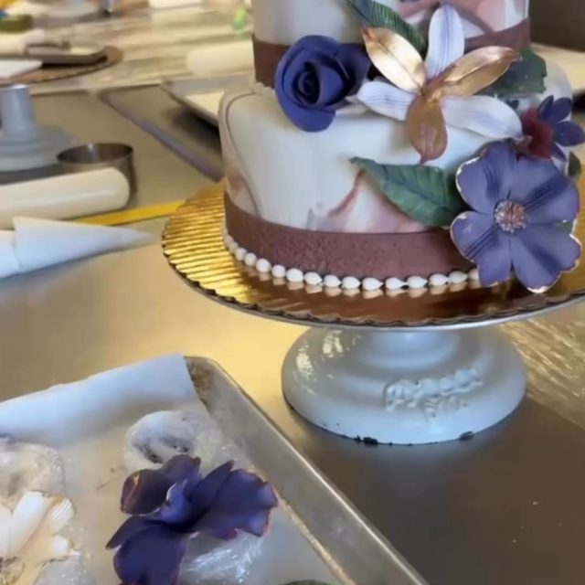 Layer by layer, skill by skill—this is where cake dreams take shape. From smooth buttercream finishes to intricate designs, learn the techniques that turn simple ingredients into edible art.

New classes at Arizona Culinary Institute start April 27. Come see our kitchens, meet our chefs, and imagine yourself creating cakes that wow.

🍰 Your future starts with one step—take the tour.
👉 Schedule your tour: https://azculinary.edu/apply-online/schedule-a-tour/

#CakeDecorating #BakingSchoolAZ #FutureCakeArtist #PastryChefLife #CulinaryInstitute